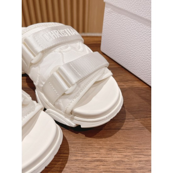 slippers slippers