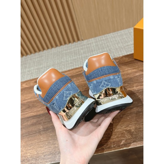 LV SNEAKERS
