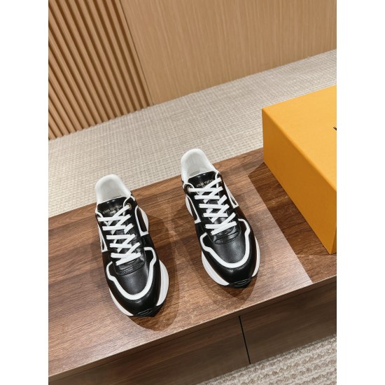 LV SNEAKERS