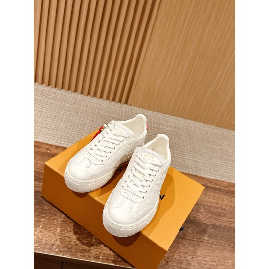 LV SNEAKERS