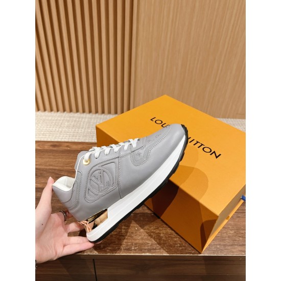 LV SNEAKERS