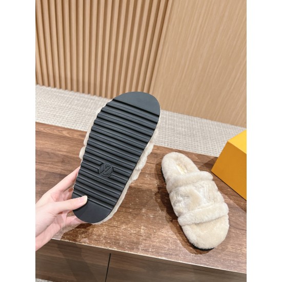 LV SLIPPERS