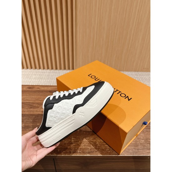 LV SNEAKERS