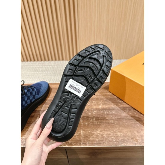 LV SNEAKERS