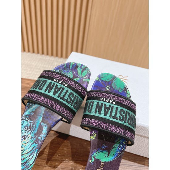 slippers slippers