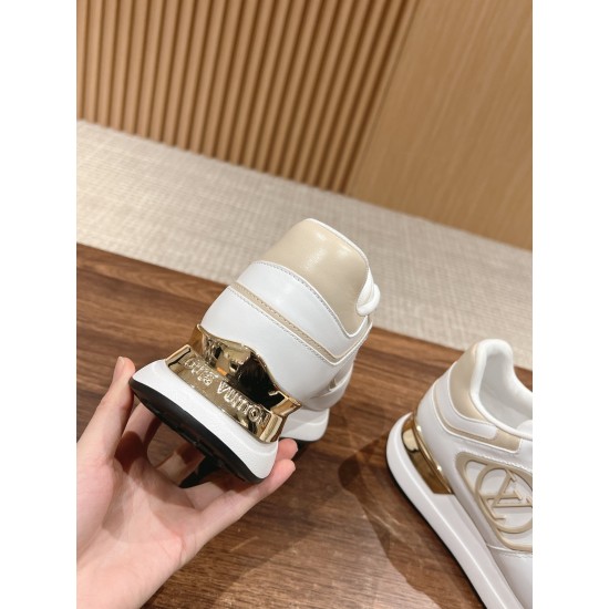 LV SNEAKERS