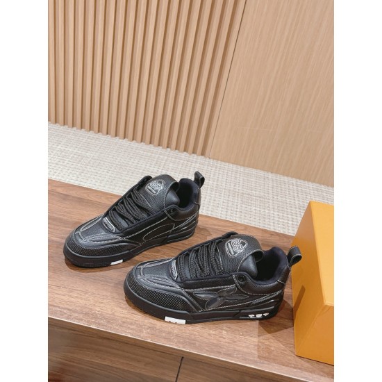 LV SNEAKERS
