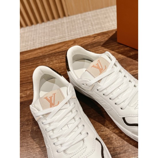 LV SNEAKERS