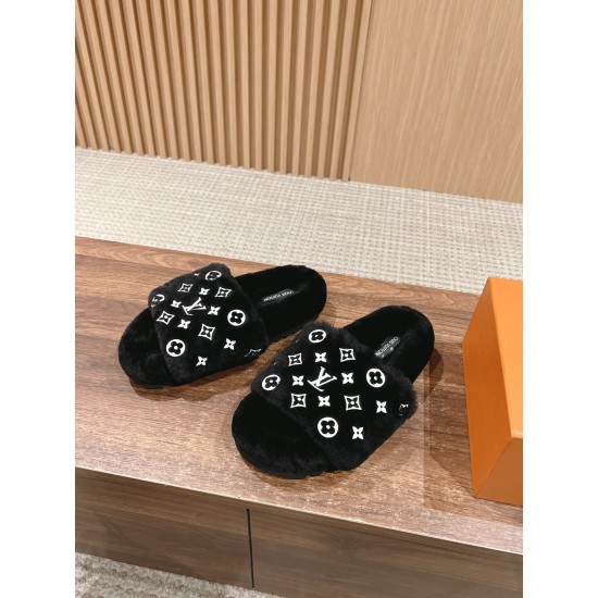 LV SLIPPERS