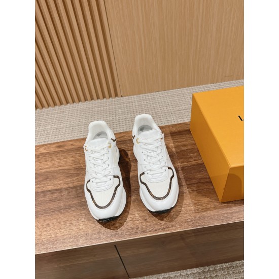 LV SNEAKERS
