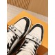 LV SNEAKERS