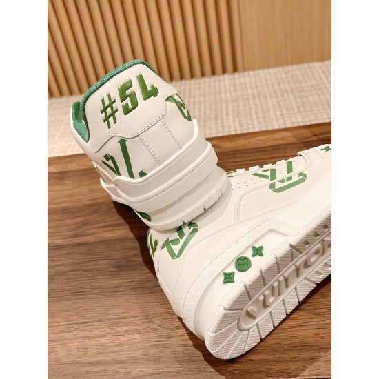 LV SNEAKERS