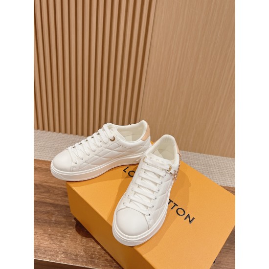 LV SNEAKERS