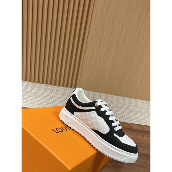 LV SNEAKERS