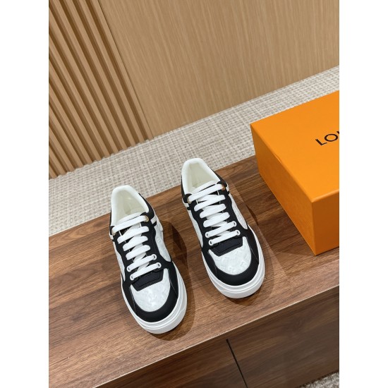 LV SNEAKERS