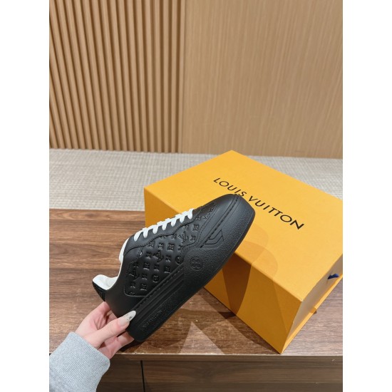 LV SNEAKERS