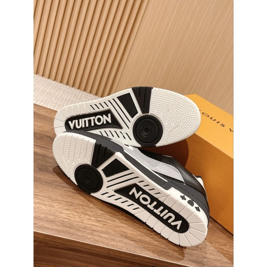 LV SNEAKERS
