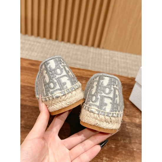 slippers slippers