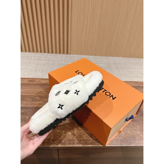 LV SLIPPERS