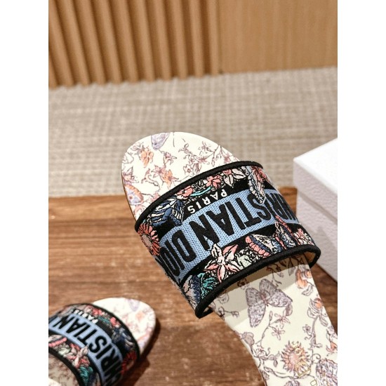 slippers 