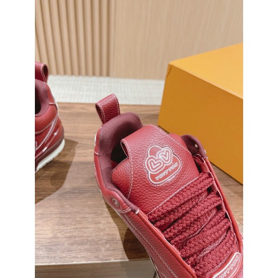 LV SNEAKERS
