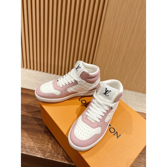 LV SNEAKERS