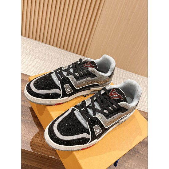 LV SNEAKERS
