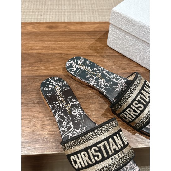slippers slippers