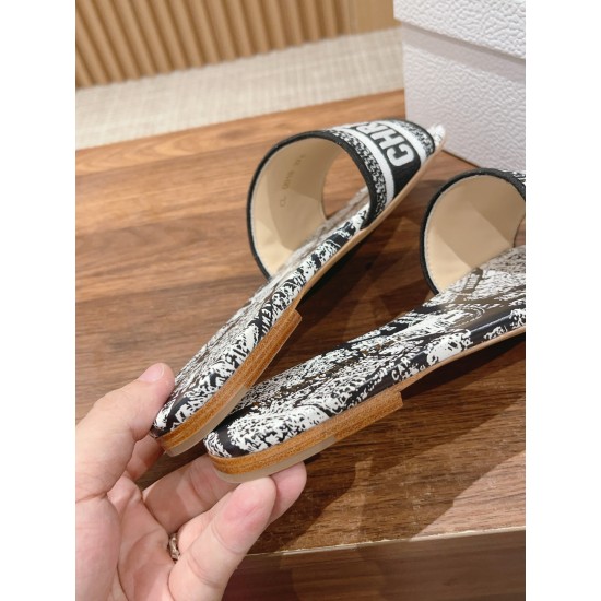 slippers slippers