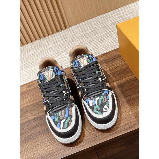 LV SNEAKERS