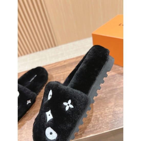 LV SLIPPERS