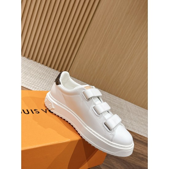 LV SNEAKERS