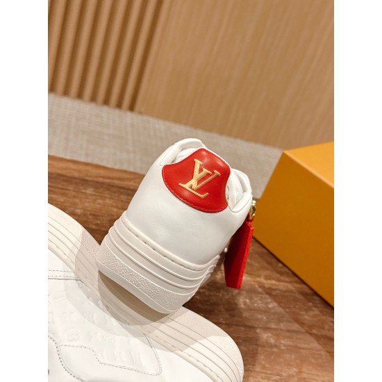 LV SNEAKERS