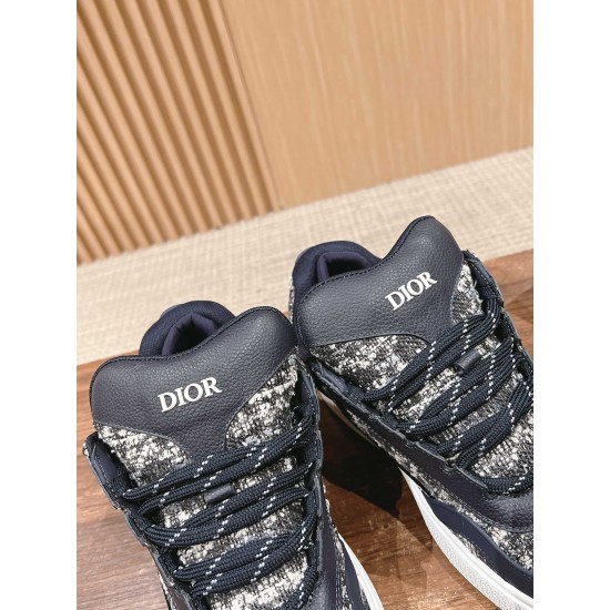 sneakers sneakers