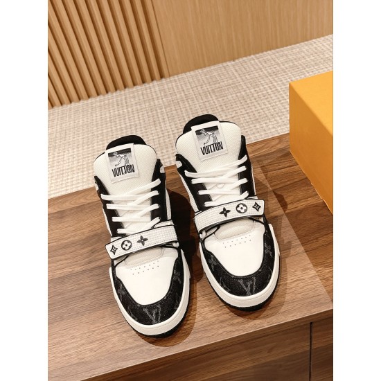 LV SNEAKERS