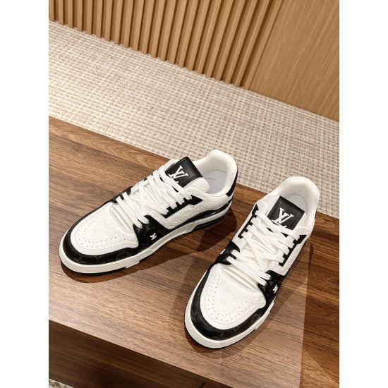 LV SNEAKERS