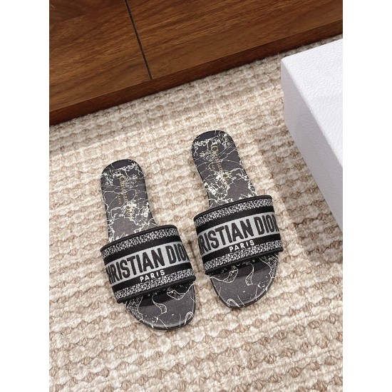 slippers slippers