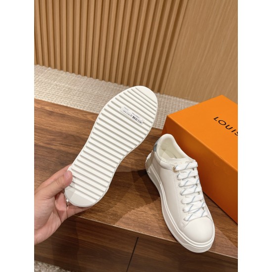 LV SNEAKERS