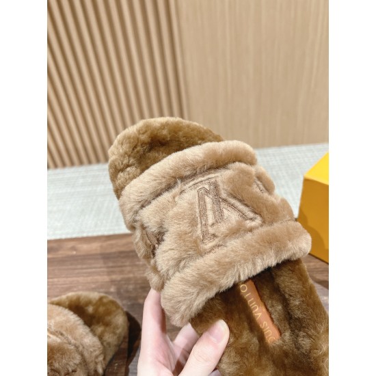 LV SLIPPERS