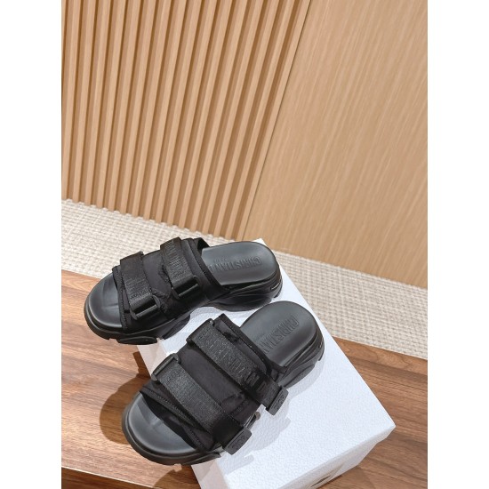 slippers slippers