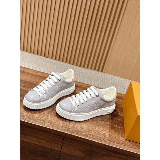 LV SNEAKERS