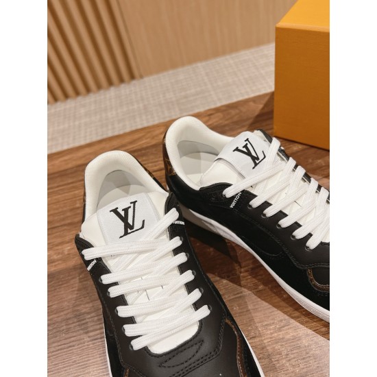 LV SNEAKERS
