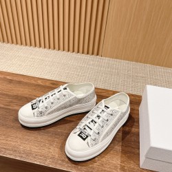 Embroidered Canvas Shoes