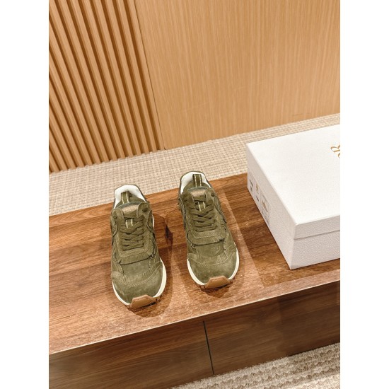 Tassel sneakers