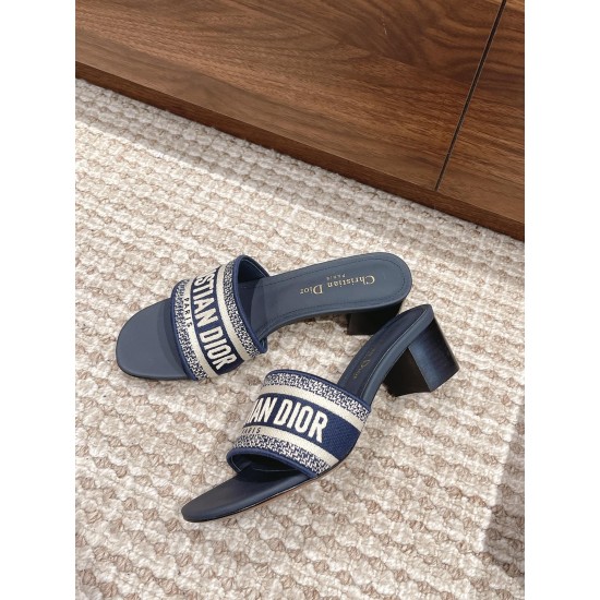 slippers slippers