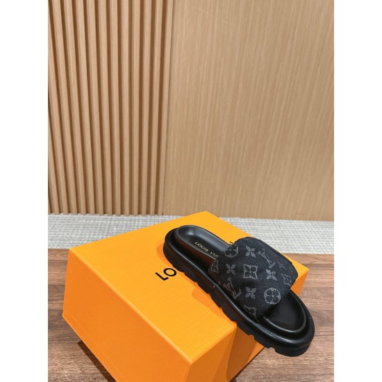 LV SLIPPERS