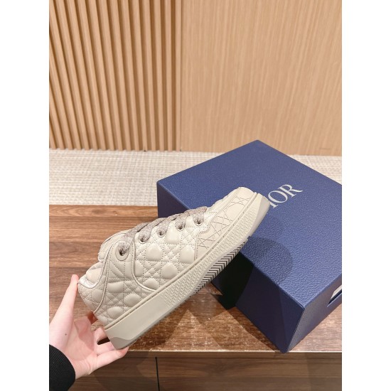 sneakers sneakers