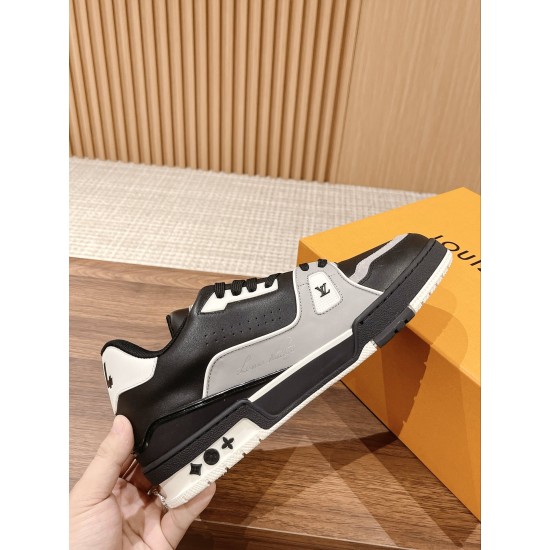 LV SNEAKERS