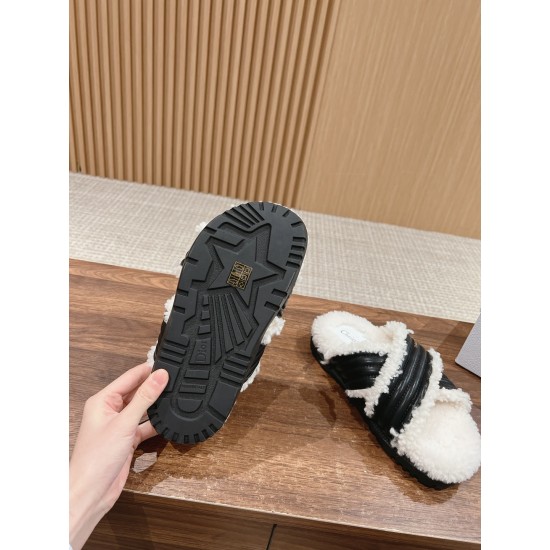 slippers 
