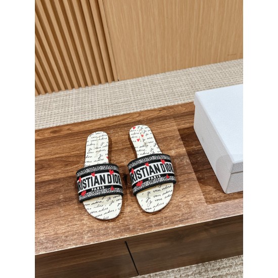 slippers 